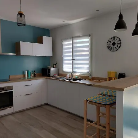 Maison Familiale Pres De La *