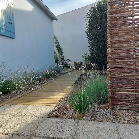 度假居 Maison Familiale Pres De La 里维多瓦海滩