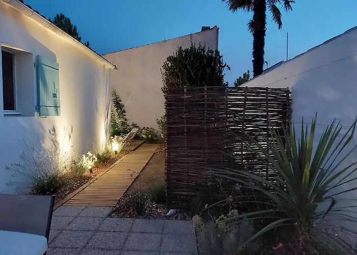 Maison Familiale Pres De La *